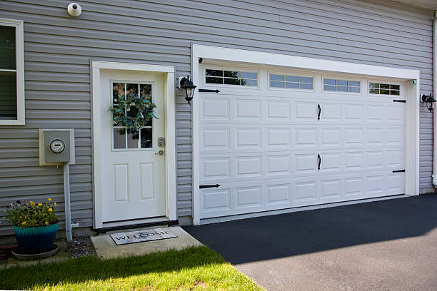 24/7 Emergency Garage Door Panel Replacement experts in Rhinelander, WI